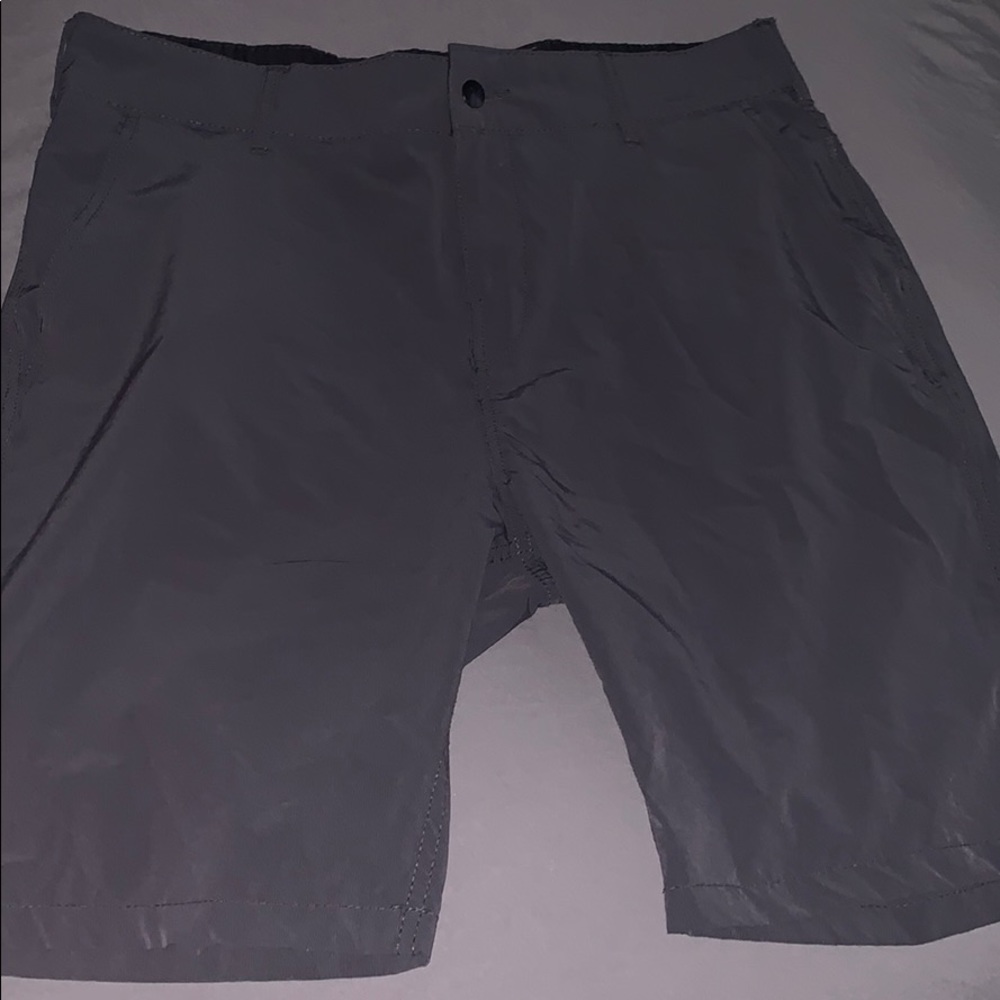 Men’s grey shorts